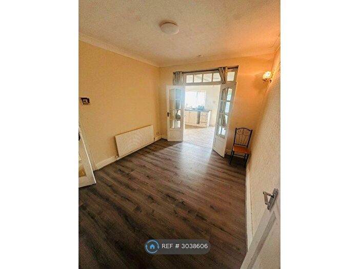 4 Bedroom Terraced House To Rent In Baron Gardens, Ilford, IG6