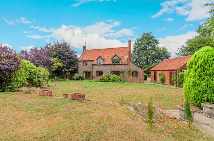 4 Bedroom Detached House For Sale In Holt Road, Langham, Holt, Norfolk, NR25