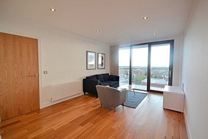 1 Bedroom Flat To Rent In Gateway House, Regents Park Road, Finchley, London, N3