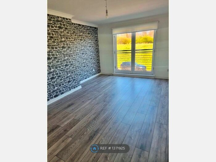 2 Bedroom Flat To Rent In Balcurvie Road, Glasgow, G34