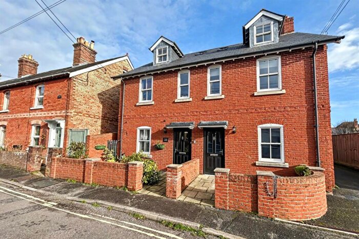 2 Bedroom Flat For Sale In Wareham, BH20