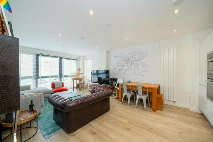 2 Bedroom Flat For Sale In Centric Close, Camden Town, NW1