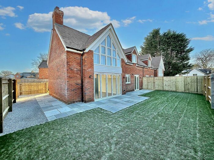 3 Bedroom Semi-Detached House To Rent In Main Street, Maids Moreton, MK18