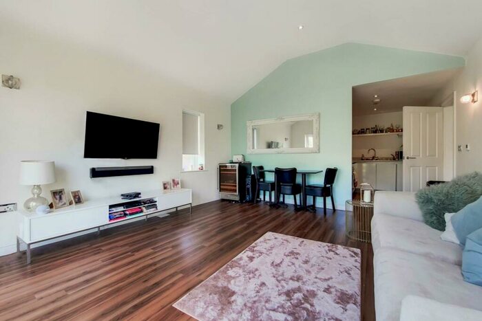 1 Bedroom Flat To Rent In Widmore Road, Bromley, BR1