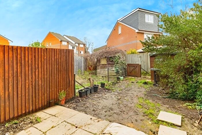 3 Bedroom Terraced House To Rent In Goodwin Close London, SE16