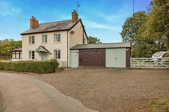 3 Bedroom Equestrian Property For Sale In Sunnyside, Dilwyn, Hereford, HR4