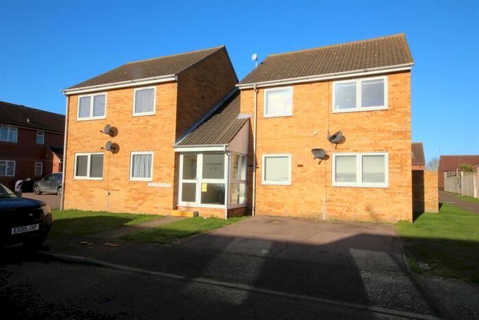1 Bedroom Flat To Rent In Waltham Court, Ferndale Close, Clacton-On-Sea, CO15