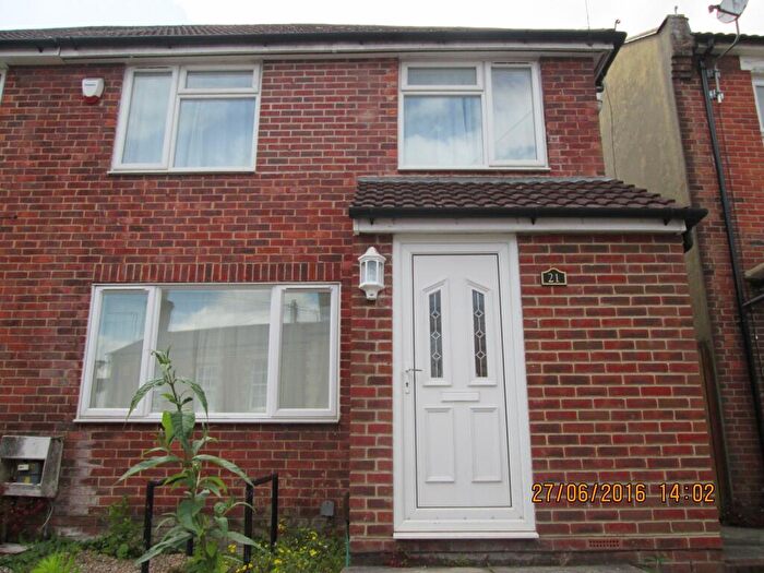 5 Bedroom Semi Detached House To Rent In Earls Road, Southampton, SO14