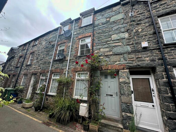 3 Bedroom Terraced House For Sale In Waterloo Street, Dolgellau, LL40