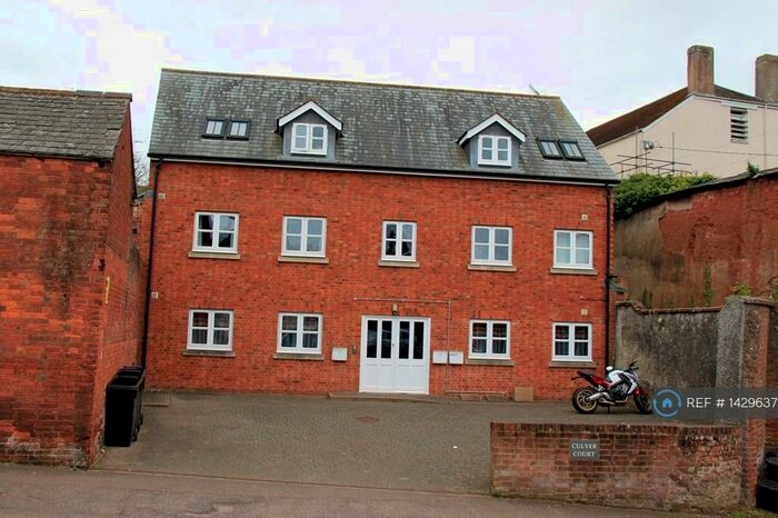 2 Bedroom Flat To Rent In Culver Court, Crediton, EX17