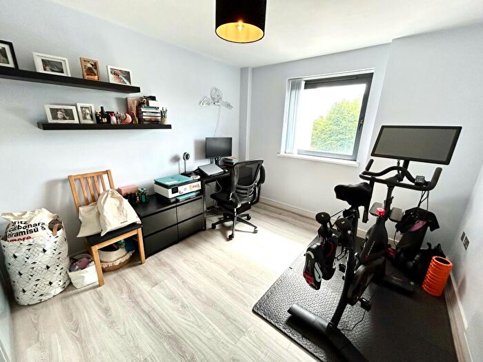 2 Bedroom Apartment To Rent In Galleon Way, Cardiff Bay, CF10