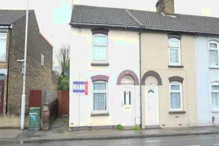 2 Bedroom End Of Terrace House To Rent In Chalkwell Road, Sittingbourne, ME10