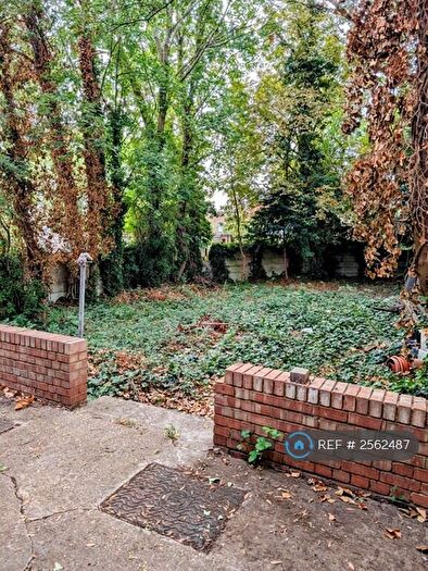 1 Bedroom Flat To Rent In Brownlow Road, London, N11