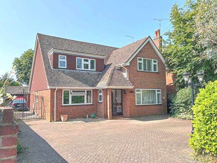 4 Bedroom Detached House For Sale In Grove Road, Sonning Common, South Oxfordshire, RG4