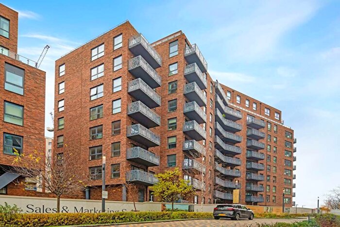 2 Bedroom Flat For Sale In Leven Road, London, E14