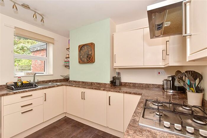 2 Bedroom Terraced House For Sale In Vale Road, Tonbridge, Kent, TN9