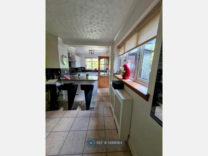 2 Bedroom Bungalow To Rent In Parkend Cottages, Maddiston, Falkirk, FK2