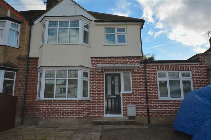 4 Bedroom Property To Rent In Albany Crescent, Edgware, HA8