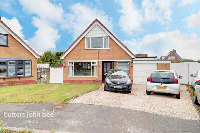 3 Bedroom Detached Bungalow For Sale In Milne Close, Crewe, CW2