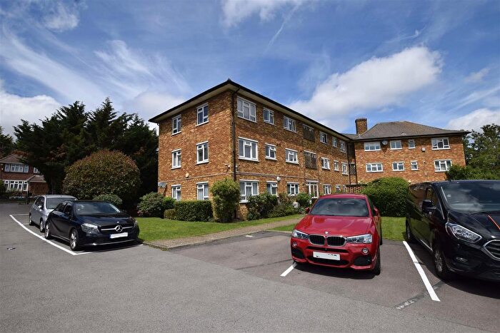 2 Bedroom Flat For Sale In The Paddocks, Wembley, HA9