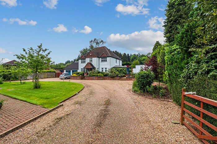 4 Bedroom Property For Sale In Redhall Lane, Chandlers Cross, WD3