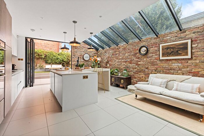 4 Bedroom End Of Terrace House To Rent In Priory Park Road, Queen's Park, NW6