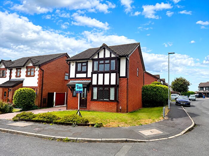3 Bedroom Detached House For Sale In Rosehill View, Wigan, WN4