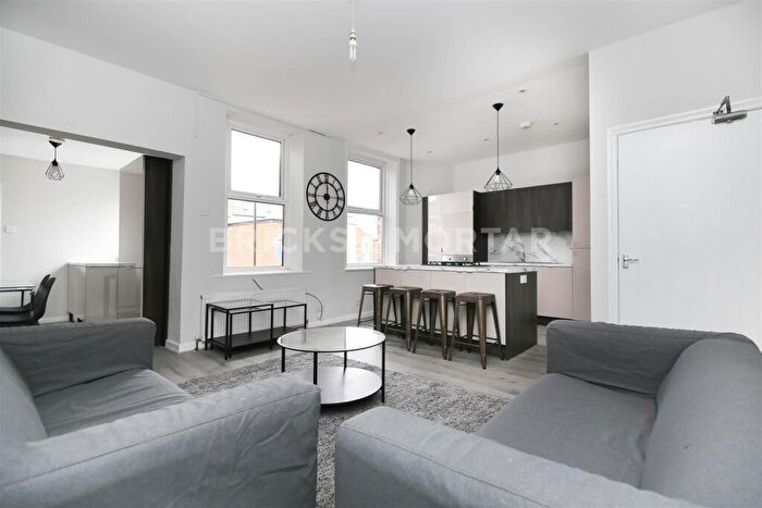 4 Bedroom Maisonette To Rent In (£pppw) Second Avenue, Heaton, Newcastle Upon Tyne, NE6