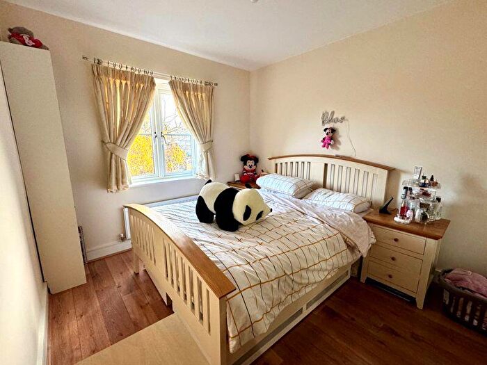 1 Bedroom Flat To Rent In Holders Hill Road, London, NW7