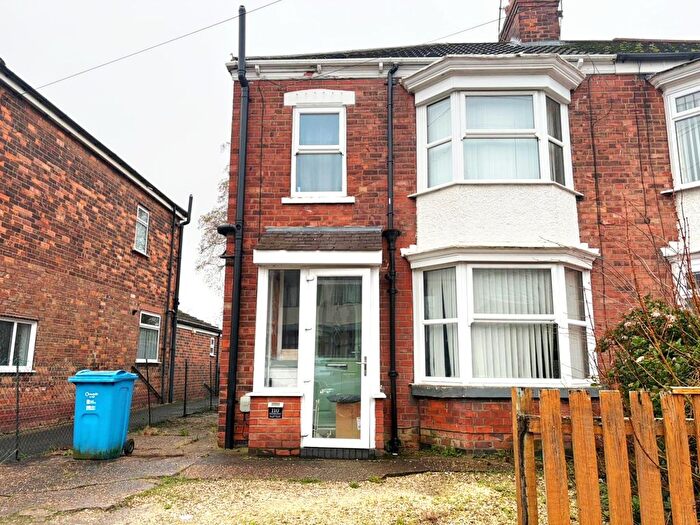 3 Bedroom Semi-Detached House For Sale In Etherington Road, Hull, HU6