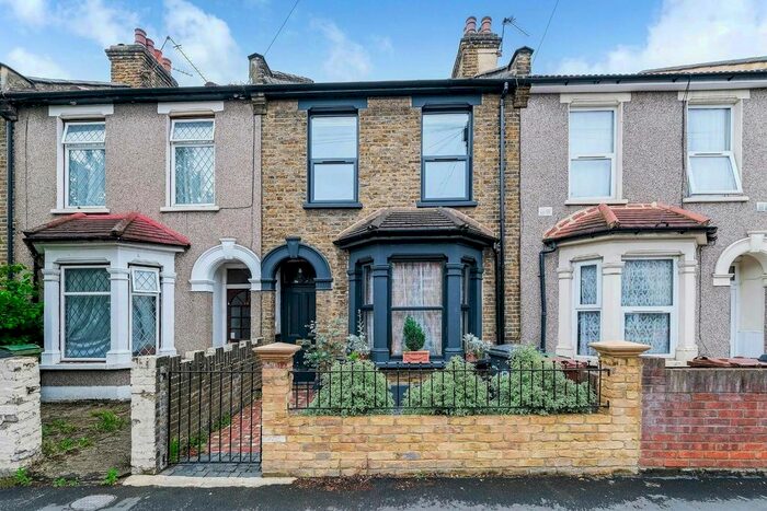 2 Bedroom Property To Rent In Farmer Road, London, E10