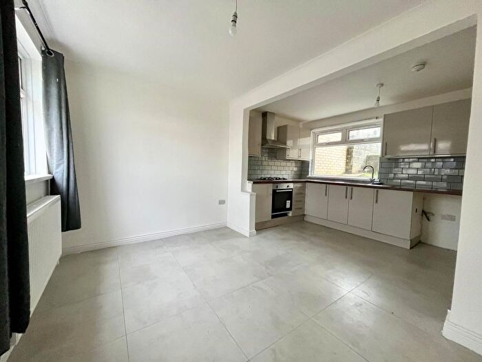 3 Bedroom Property To Rent In Hill View, Fairwater, Cardiff, CF5