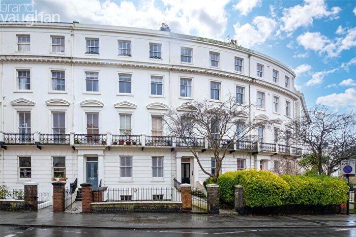 3 Bedroom Flat To Rent In Montpelier Crescent, Brighton, East Sussex, BN1
