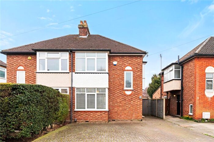 3 Bedroom Semi-Detached House For Sale In Lovell Road, Cambridge, CB4