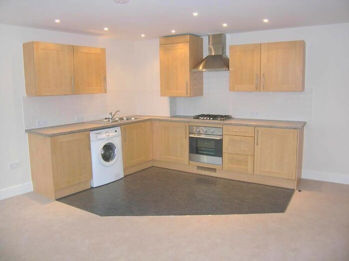 2 Bedroom Flat To Rent In Moors Walk, Welwyn Garden City, AL7