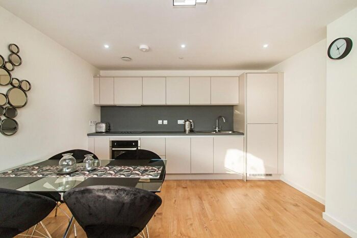 2 Bedroom Flat For Sale In Smokehouse Two, Smiths Dock, NE29
