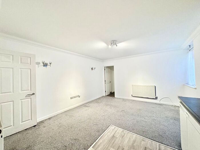 2 Bedroom Flat To Rent In Victoria Road North, Southsea, PO5