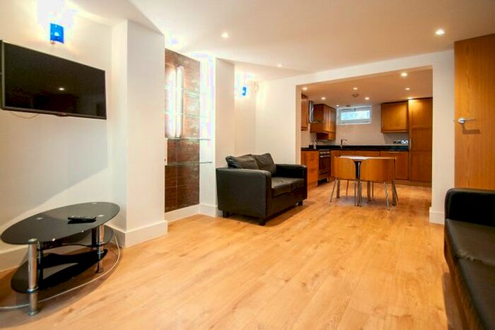 3 Bedroom Flat To Rent In Fairbridge Road, London, N19