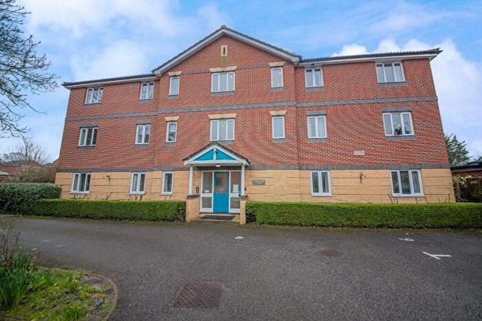 2 Bedroom Apartment For Sale In Fair Oak Road, Fair Oak, Hampshire, SO50
