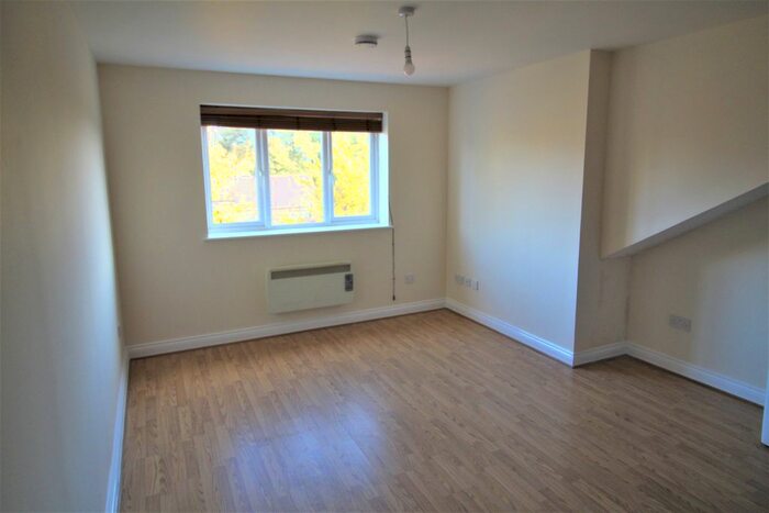 2 Bedroom Flat To Rent In 63 Whalley Road, Manchester M24
