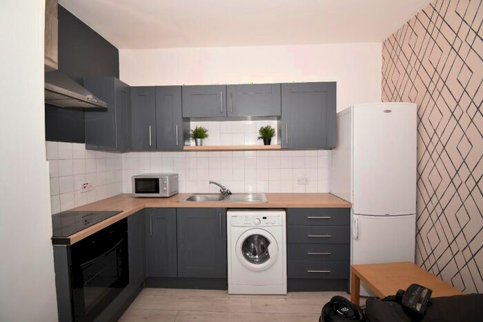 4 Bedroom Terraced House To Rent In Manchester Road, Huddersfield, West Yorkshire, HD1