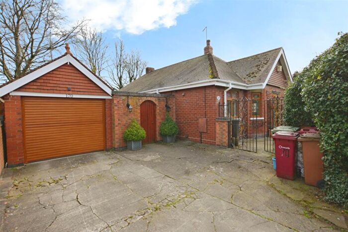 2 Bedroom Detached Bungalow For Sale In Ashby Road, Scunthorpe, DN16