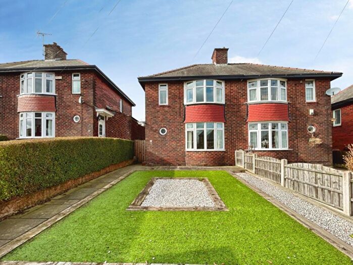 3 Bedroom Semi-Detached House For Sale In Warminster Drive, Norton Lees, Sheffield, S8