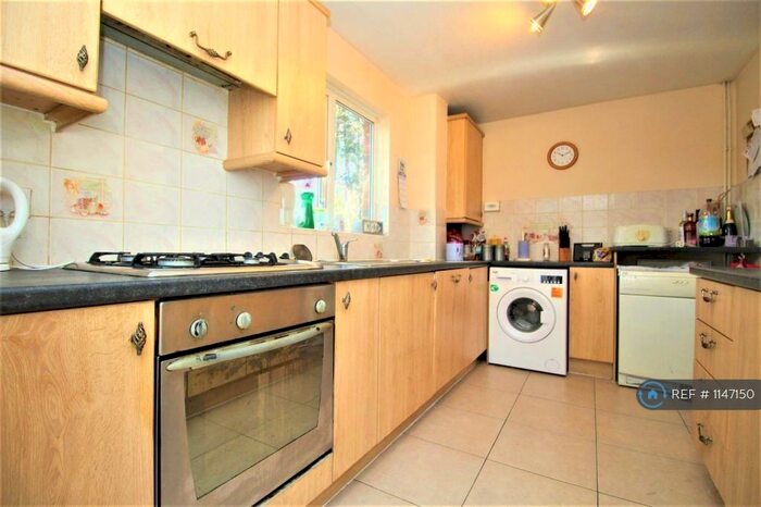 4 Bedroom Detached House To Rent In Diligent Drive, Sittingbourne, ME10