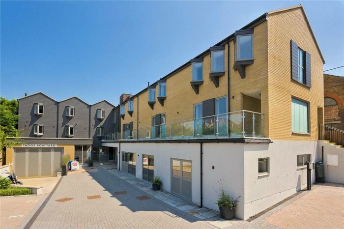 2 Bedroom Apartment To Rent In Taggs House, Summer Road, Thames Ditton, KT7