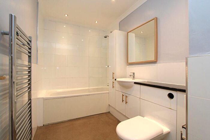 1 Bedroom Flat To Rent In North Leith Mill, Leith, Edinburgh, EH6
