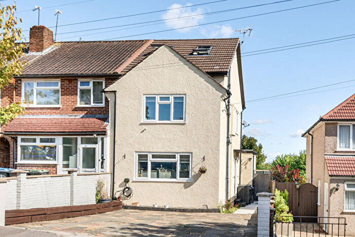 3 Bedroom End Of Terrace House For Sale In Walsingham Road, New Addington, Croydon, CR0