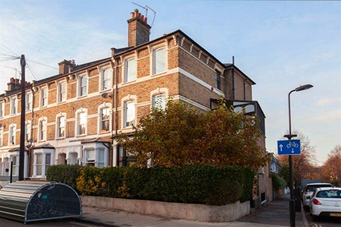 1 Bedroom Flat To Rent In Brooke Road, Stoke Newington, N16