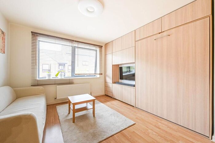 1 Bedroom Flat For Sale In Ferry Street, Isle Of Dogs, London, E14