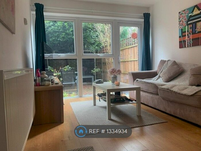 1 Bedroom Terraced House To Rent In Fulwood Walk, London, SW19